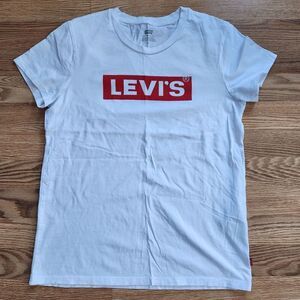 Levi's T-Shirt Top Women's Size Medium White Tee Pullover